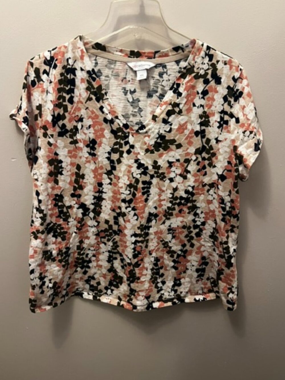 Women's Liz Claiborne Top, Size XXL, Multi color, short sleeve, V neck, Good Con